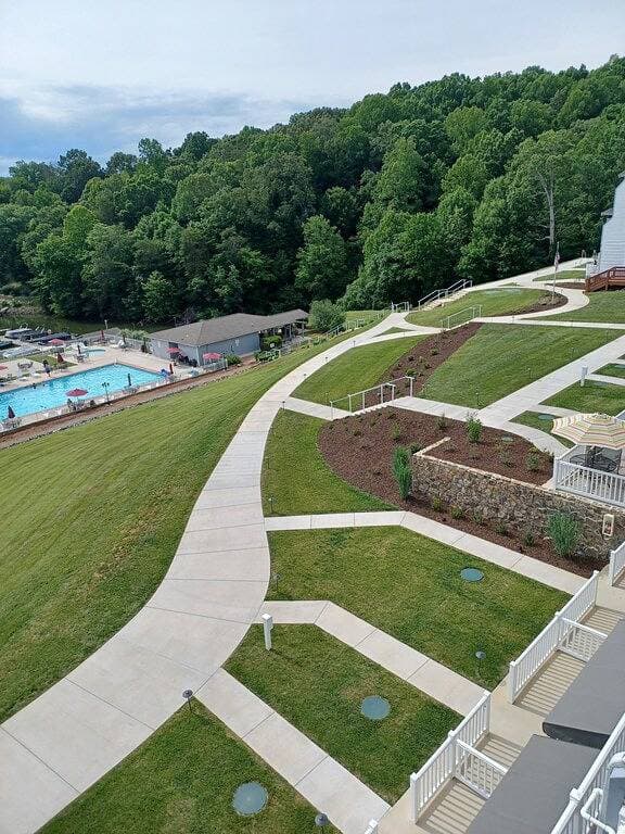 Foto 10 von 26: Waterfront Condo at Stripers Landing, Smith Mountain Lake, Virginia