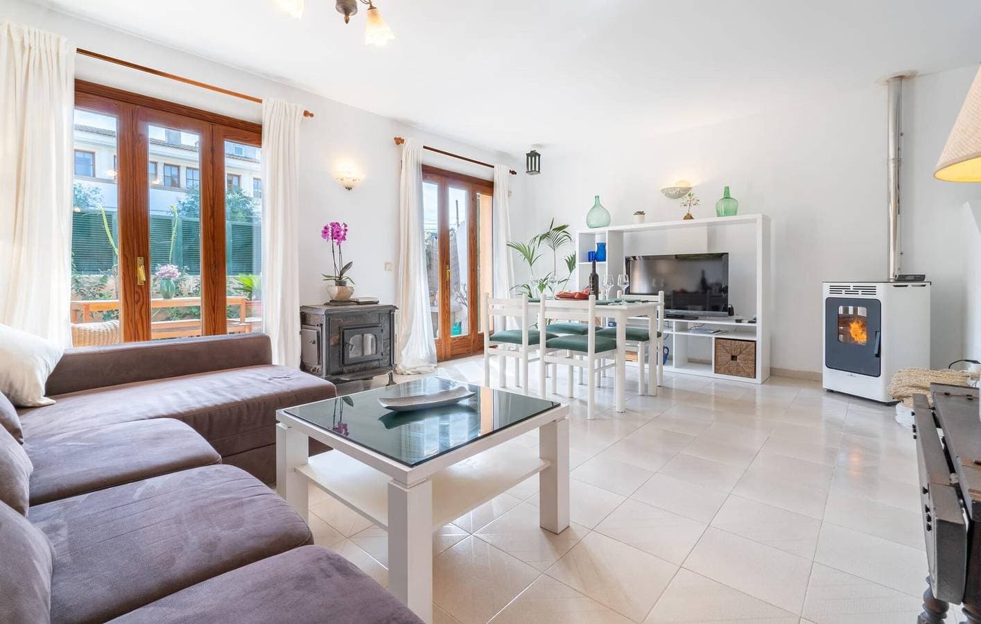 Foto 8 von 36: Gemütliches A/C Apartment mit Terrasse in der Nähe von Cala de n'Aladern Strand