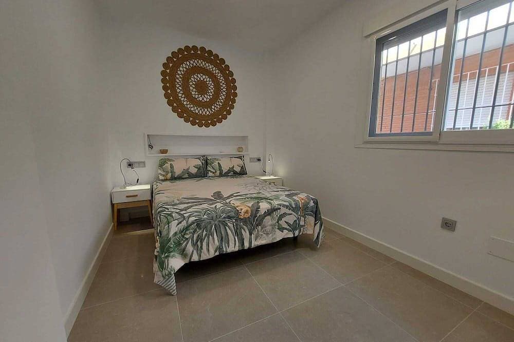 Foto 3 von 30: House in Paseo Marítimo El Palo. Large and sunny terrace. Pets are welcome.