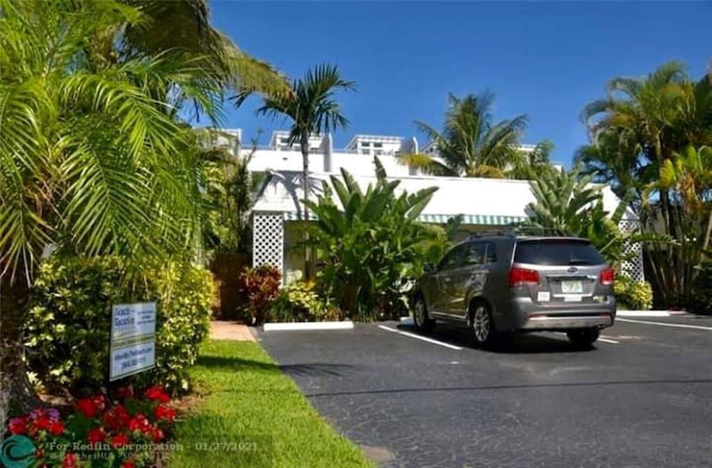 Foto 2 von 10: Apt#4 -Charming relaxing -beautiful Apt-80yard walk to the Beach wBBQ/ Patio