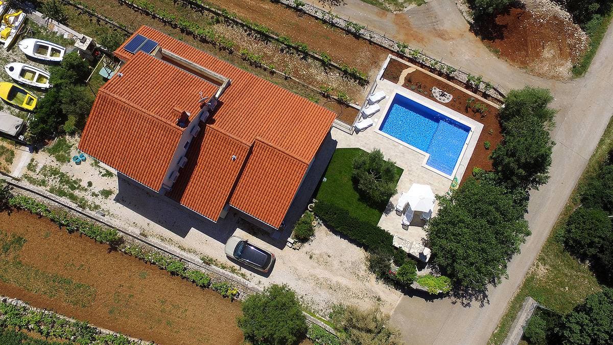 Foto 10 von 40: Villa für 10 Personen mit Terrasse