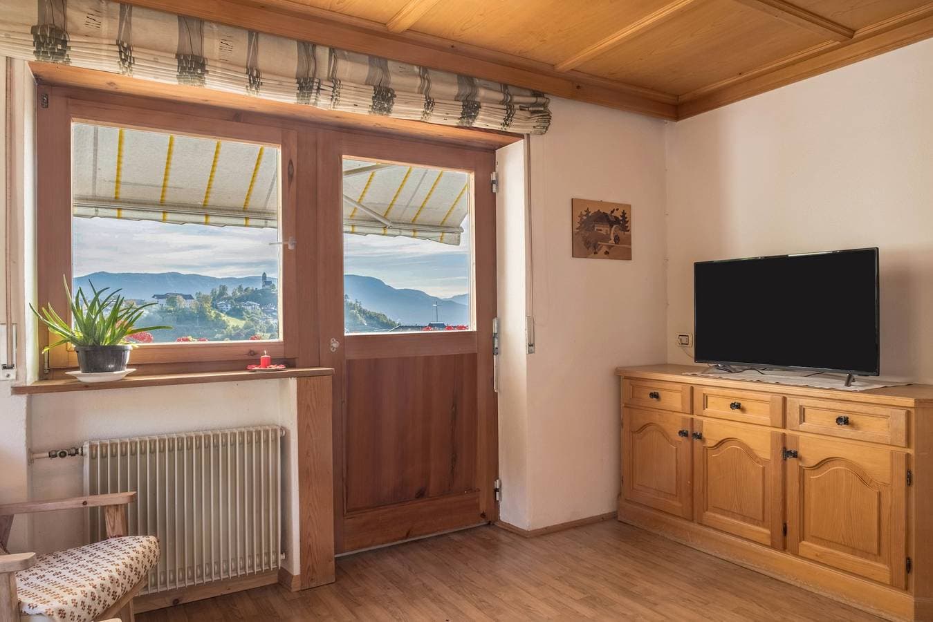 Foto 6 von 21: Ferienwohnung "Schlern" in landschaftlich reizvoller Umgebung mit Bergblick & Garten