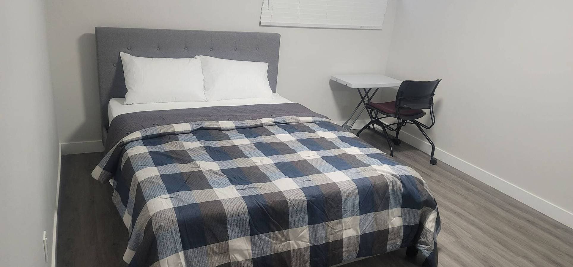 Foto 8 von 51: Ein gemütliches Zuhause mit 2 Schlafzimmern in South East Calgary