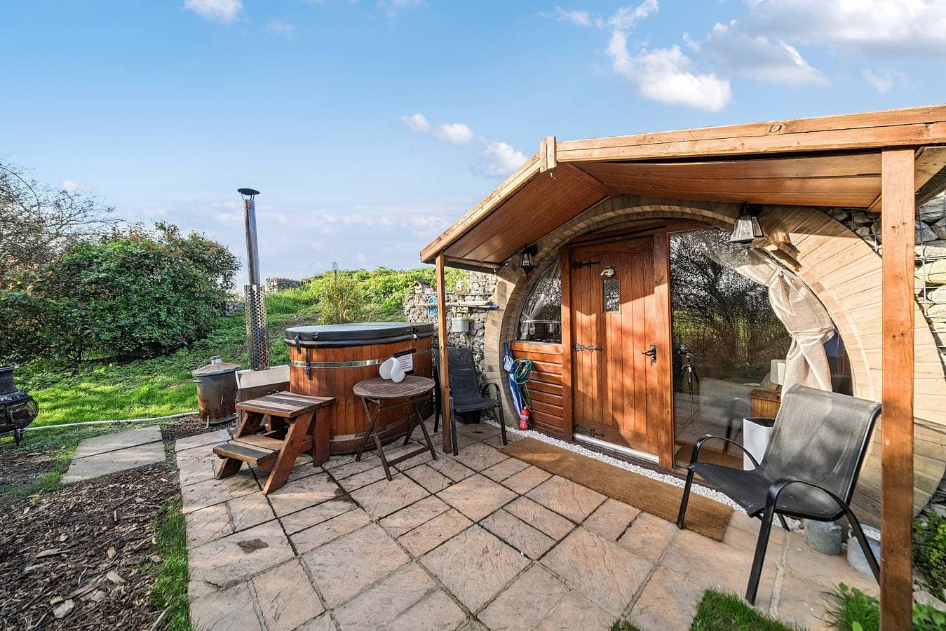 Foto 11 von 13: Blockhütte für 2 Personen mit Terrasse