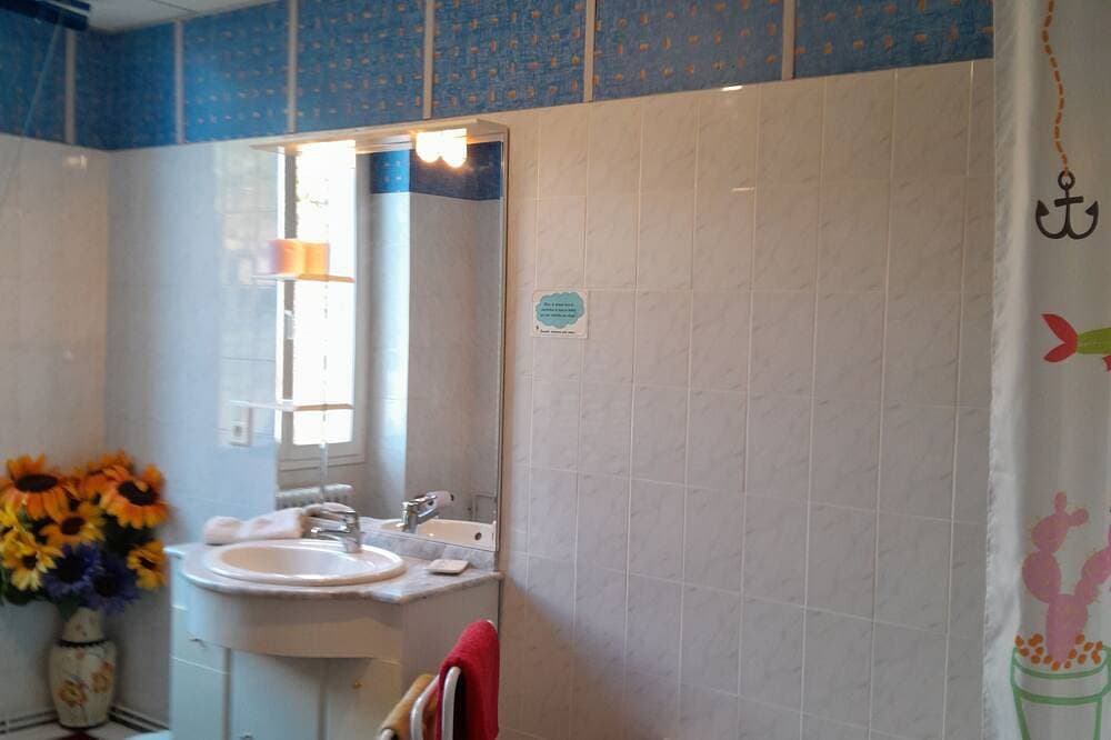 Foto 9 von 30: Bastide Familiale 15 pers river at 800m 7 bedrooms /6 bathrooms / 8 Wc private swimming pool