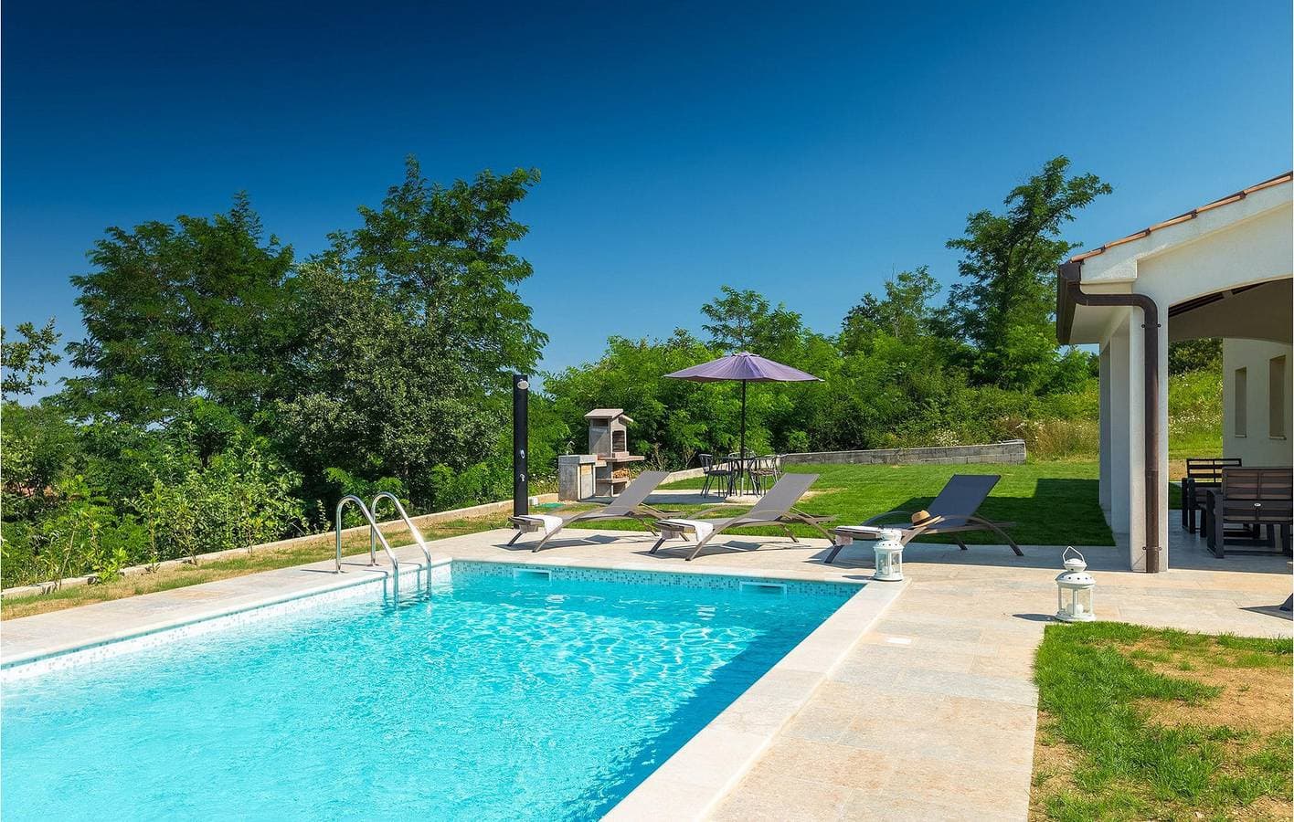 Foto 10 von 47: Geräumige 2-Zimmer-Wohnung mit Pool in der Nähe des Stadtzentrums von Pazin