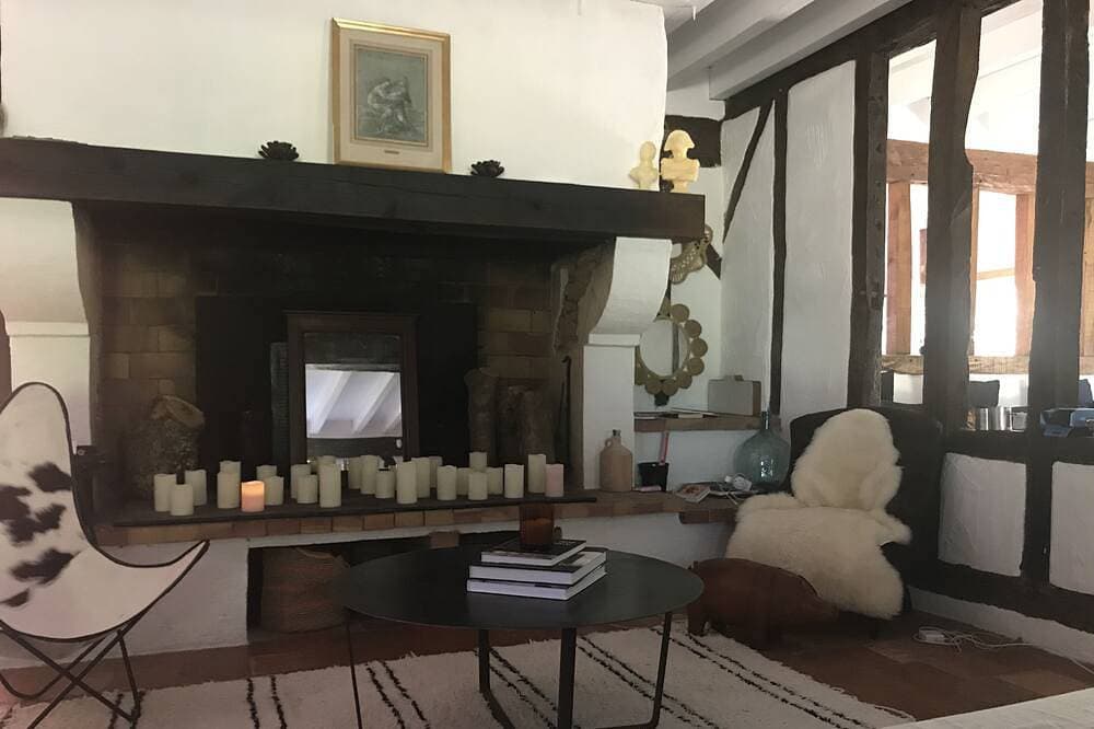 Foto 12 von 26: Traditionelles französisches Bauernhaus, wunderschön renoviert mit einem Pool im Wald