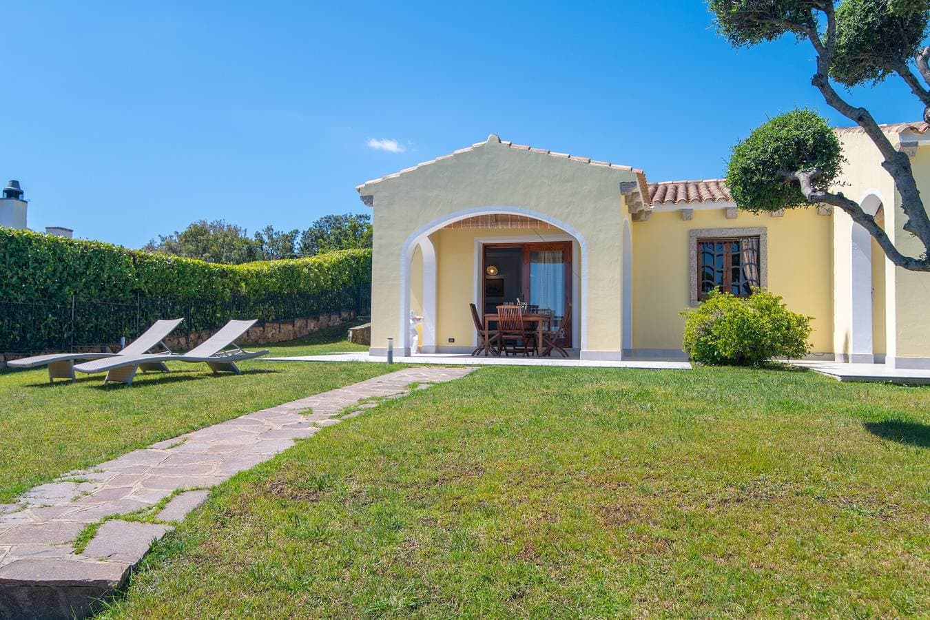 Foto 3 von 33: Traumhafte Ferienwohnung mit Meerblick - Villa Ambra