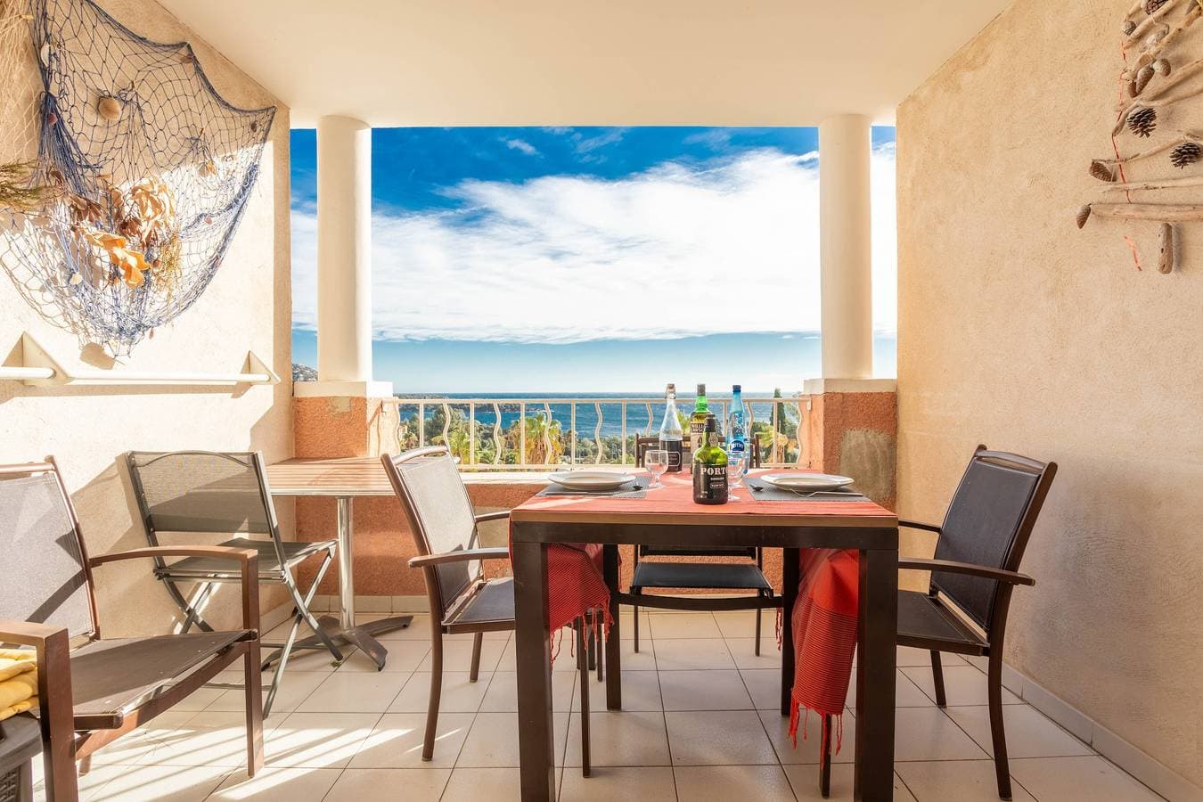 Foto 5 von 25: Appartement 'Cap Esterel St Raphaël' mit Meerblick, Gemeinschaftspool und privater Terrasse