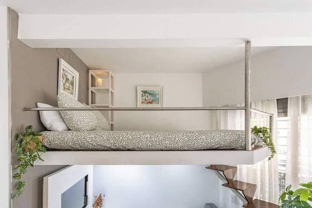 Foto 2 von 30: Elegant Loft with Loft and Modern Design |Center