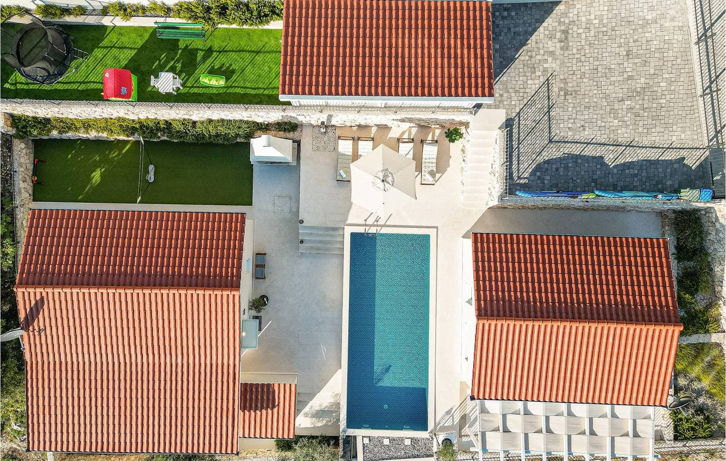 Foto 5 von 59: Gemütliche 2-Zimmer-Wohnung mit Pool und Terrasse, 100 m von der Küste entfernt