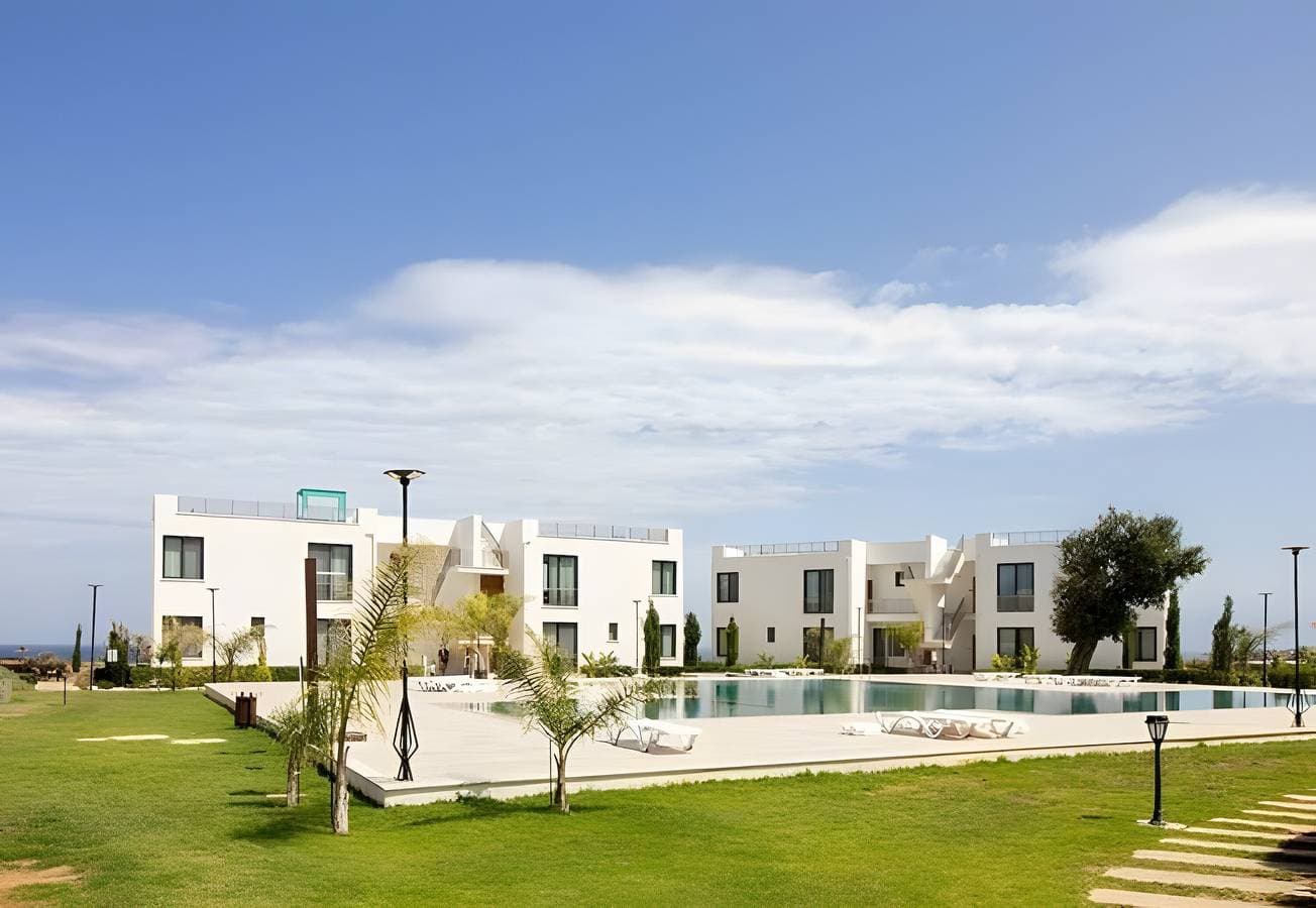 Foto 3 von 43: Gartenwohnung am Meer bis 3 Personen, Wlan, Klimaanlage, Pool, ruhig gelegen