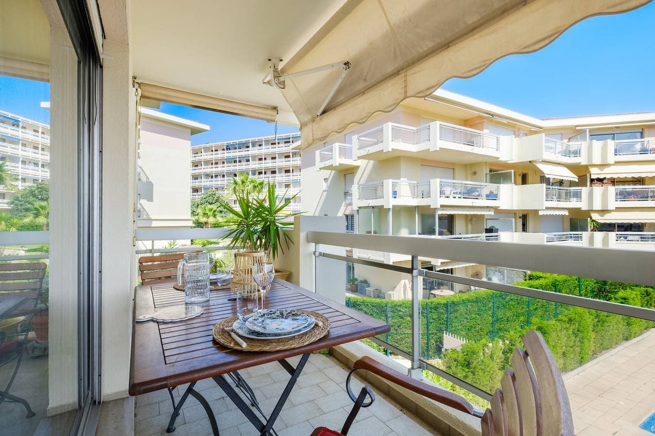 Foto 2 von 26: Studio 'Bellevue Cannes' mit Bergblick, Gemeinschaftspool und Klimaanlage