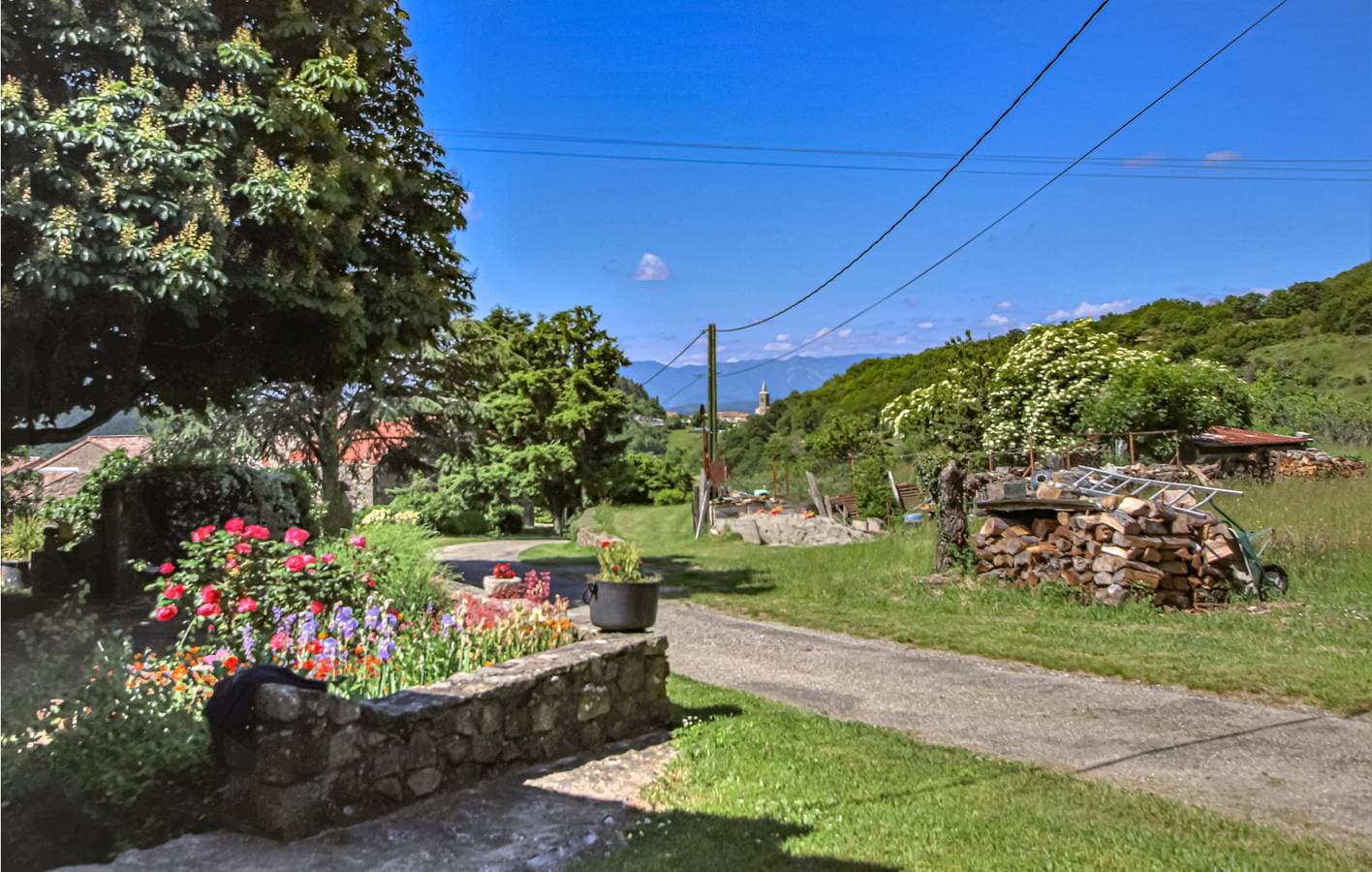 Foto 8 von 18: 1km von Saint-Étienne: Gartenwohnung mit Parkplatz & WiFi