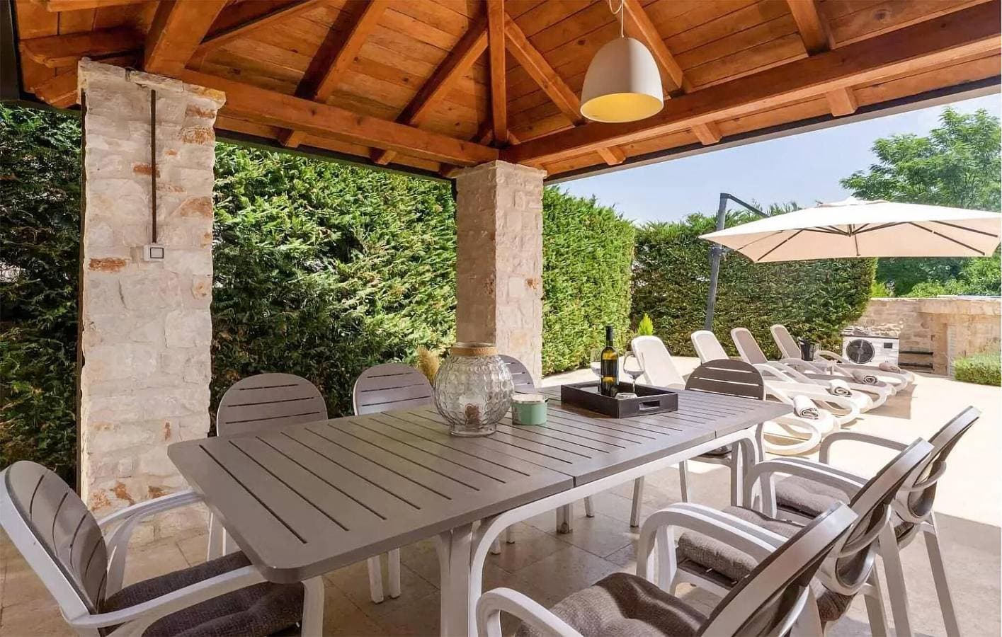 Foto 12 von 49: Geräumige 2-Zimmer-Wohnung mit Pool in der Nähe der Pizzeria Capri