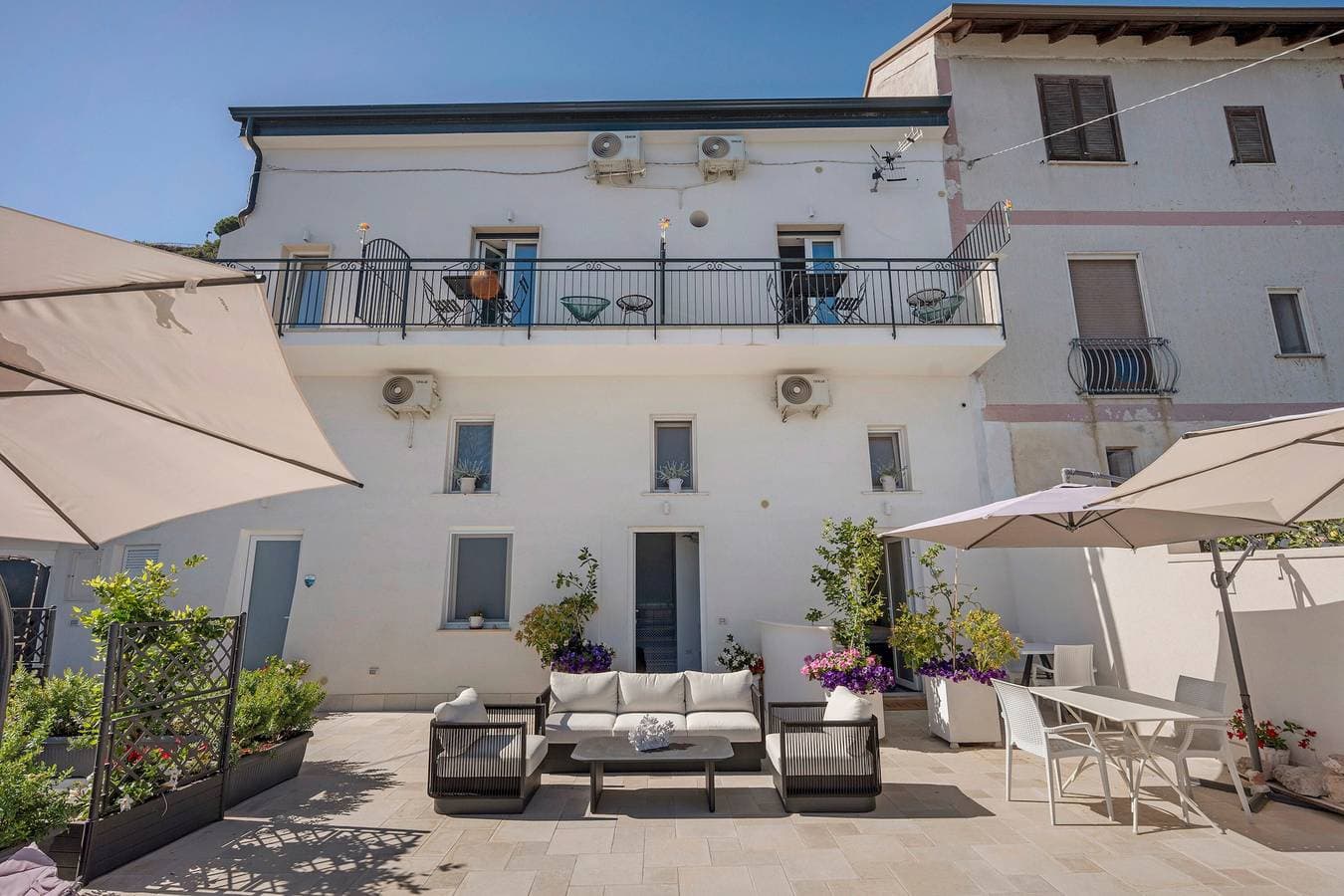 Foto 11 von 31: Zimmer 'Amalfi Sea View' mit Meerblick, WLAN und Klimaanlage