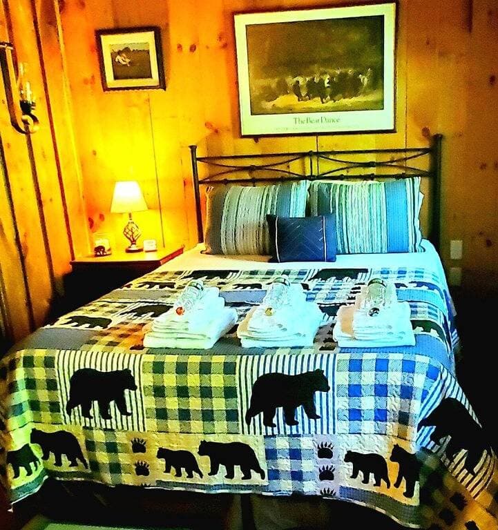 Foto 6 von 44: ** Wind-A-Brook Lodge ** Rustikal, Country Contemporary und gut ausgestattet!