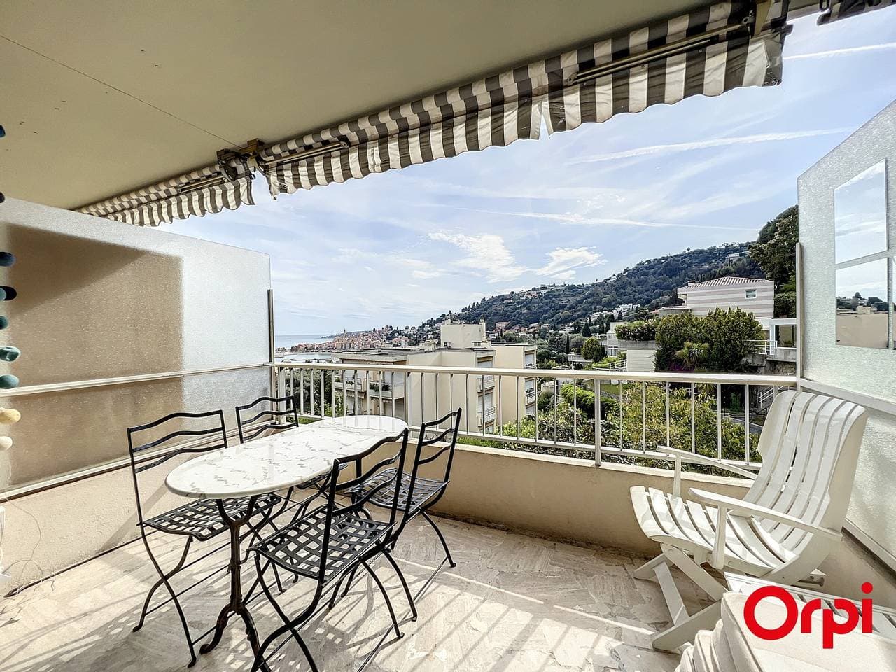 Ruhige Wohnung mit Pool und WLAN in Menton 1