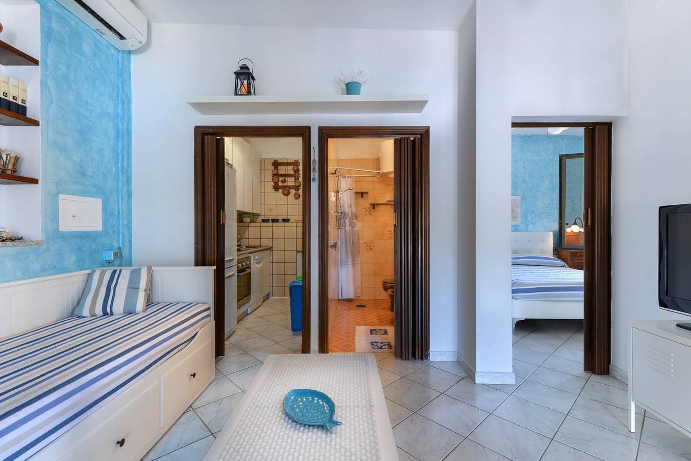 Foto 9 von 26: Ferienwohnung 'Villa Oda - Trilocale Sul Mare' mit Meerblick, WLAN und Klimaanlage