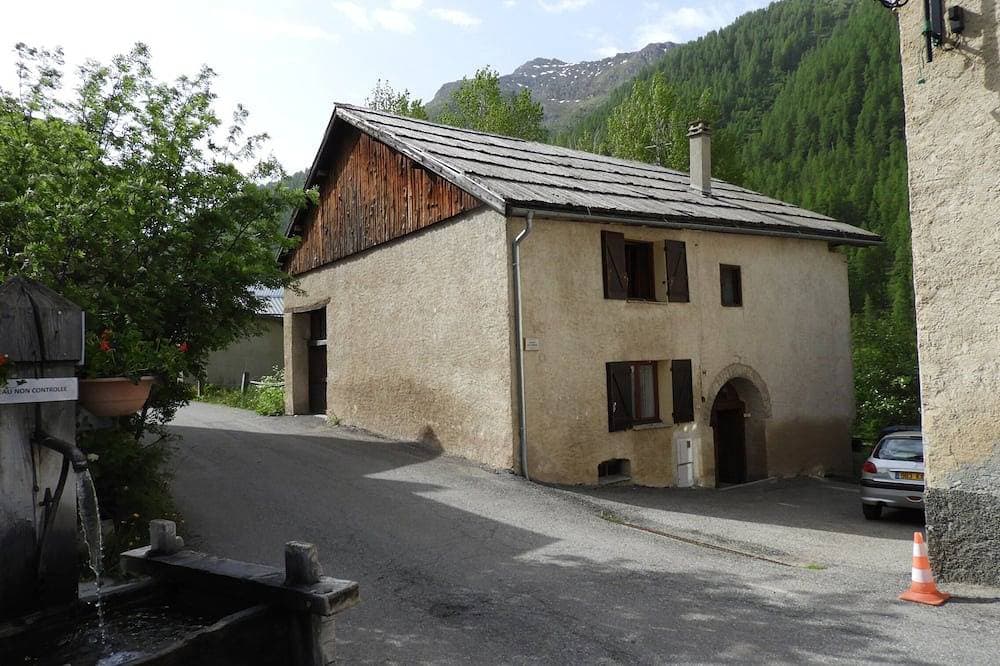 Duplex mountain apartment for 4 people at the start of hiking and skiing trails 1