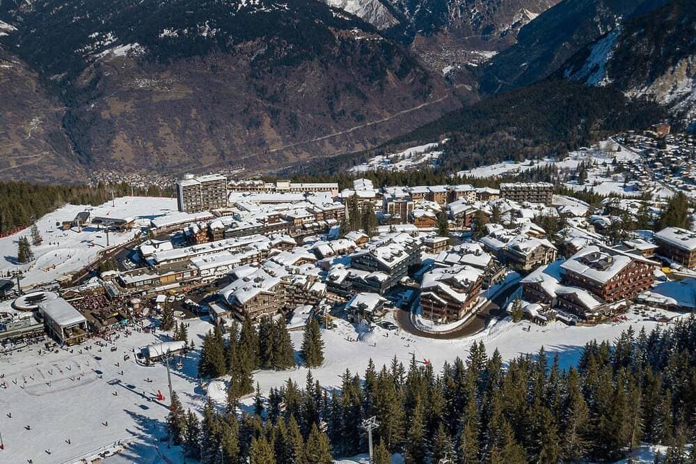Foto 10 von 15: Charmante Ski-in-Ski-out-Wohnung mit Südbalkon in Courchevel 1850