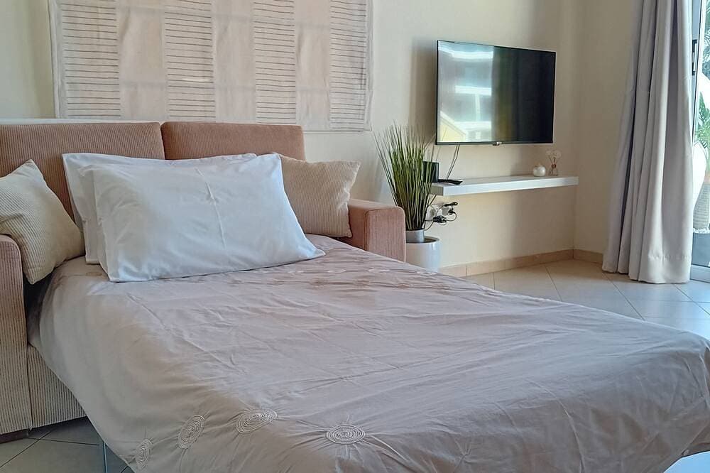 Foto 5 von 15: Kato Paphos Suites - 1-Bed Apartment, Great location, Pool view, Wi-Fi & a/c.