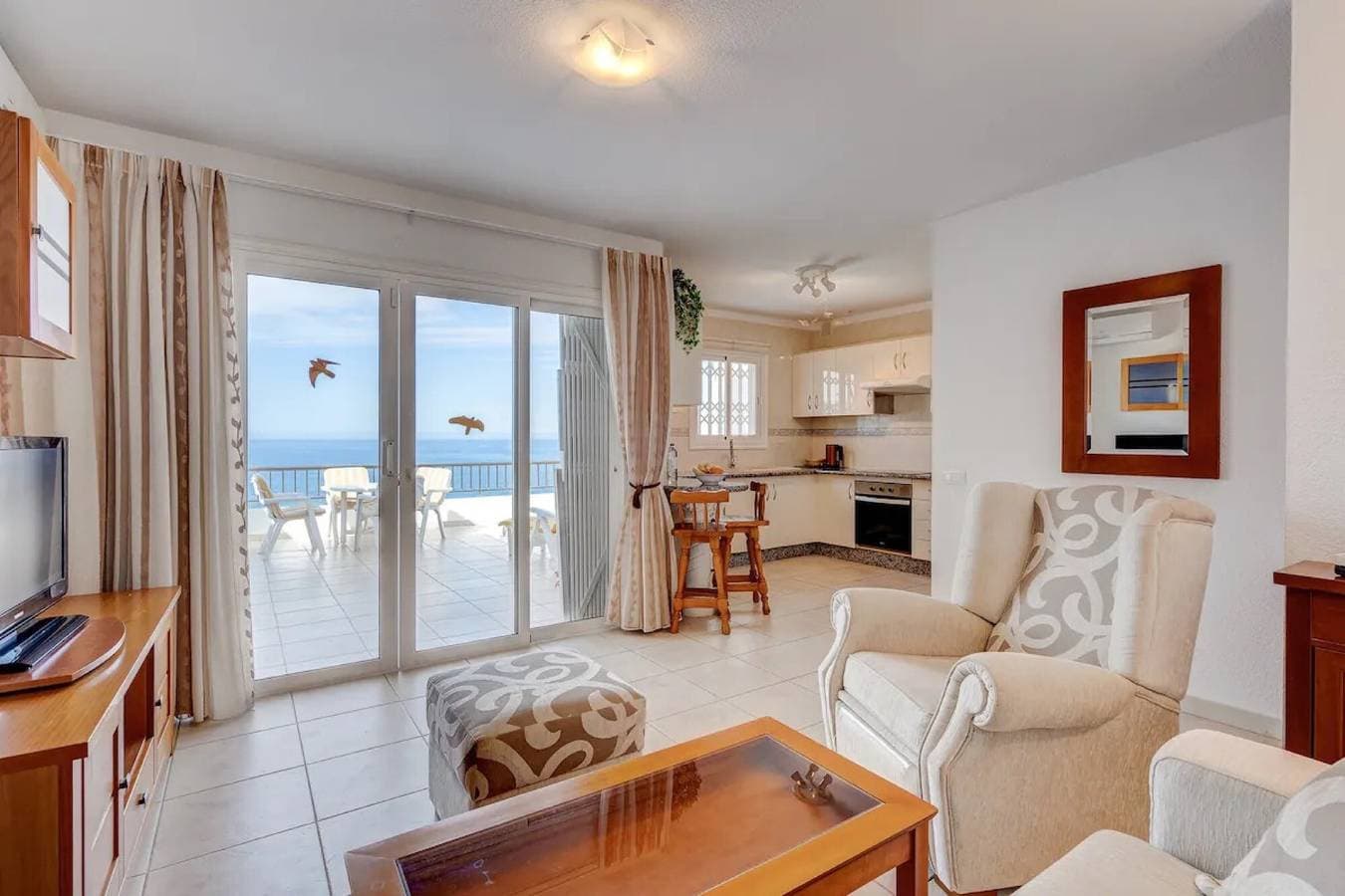 Foto 4 von 32: Ferienwohnung "Los Gigantes Sea View" in Strandnähe mit Gemeinschaftspool und WLAN