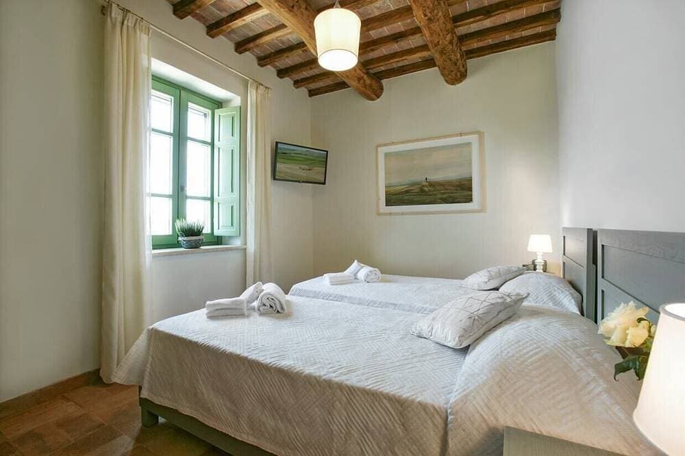 Foto 2 von 30: Villa Acquapendente - Private villa with pool in Lazio