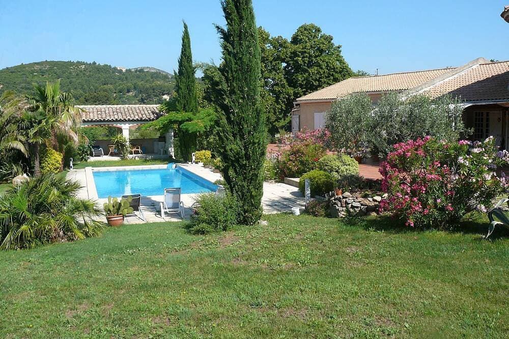 2 chambres d'Hôtes in Bastide in large wooded park with swimming pool sleeps 6 1