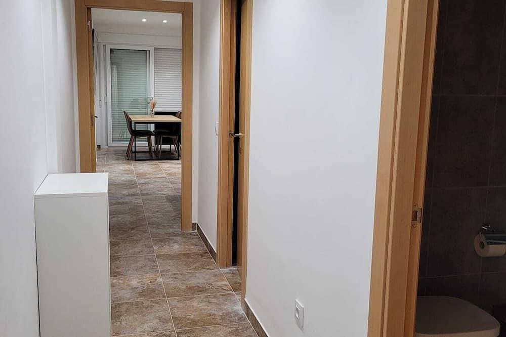 Foto 11 von 30: Brand New Duplex with Underground Private Parking: 15-20 minutes to beaches