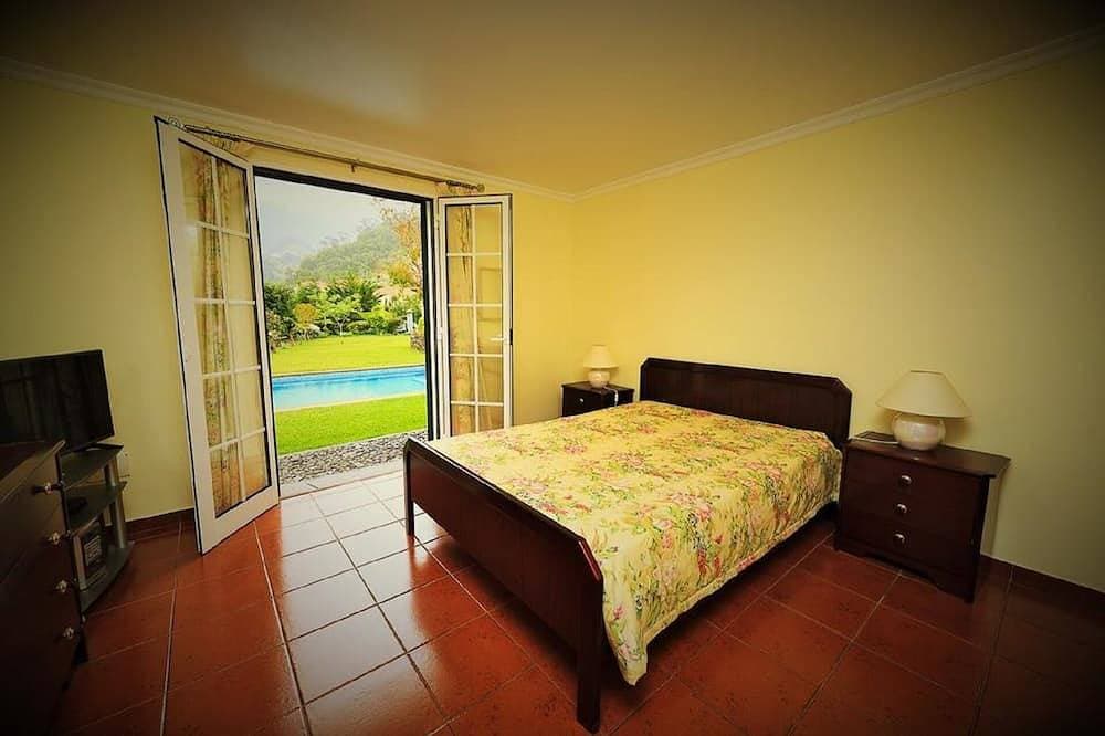 Foto 3 von 22: Exklusive Villa mit Gartenpool