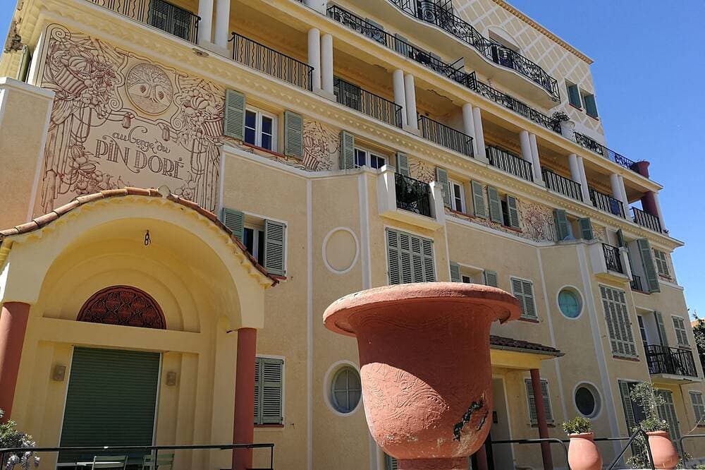 2 Room Apartment Near The Sea And Pines Of Juan-Les-Pins 1