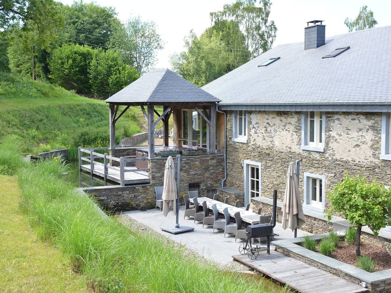 Foto 6 von 40: Ferienhaus in Bièvre mit Terrasse