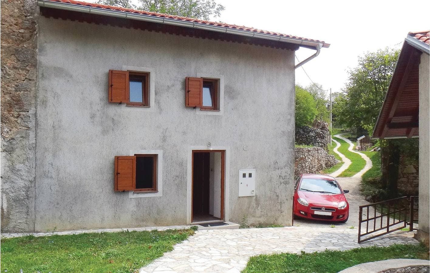 Charmante Wohnung mit Terrasse, Garten, Klimaanlage und Parkplatz 1
