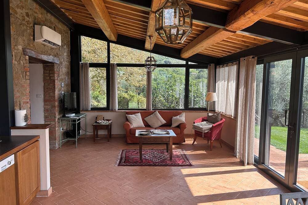 Foto 6 von 27: Leccino Honey Moon Haus mit Pool und Jacuzzi, AC, WIFI Bio-Küche Garten