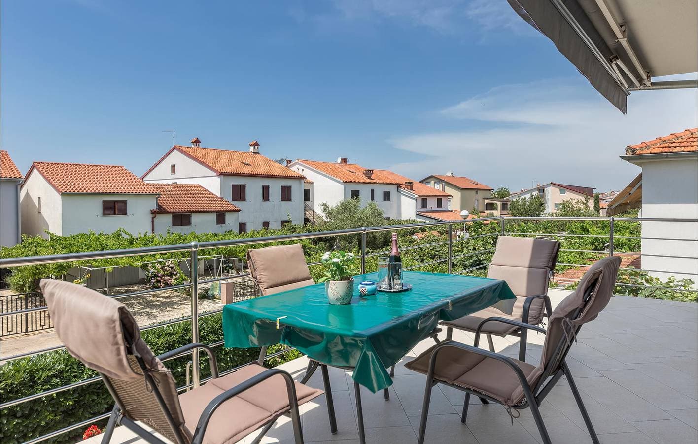 Foto 7 von 31: Gemütliche 2-Zimmer-Wohnung mit Terrasse, WLAN und Parkplatz, 2 km vom Strand entfernt