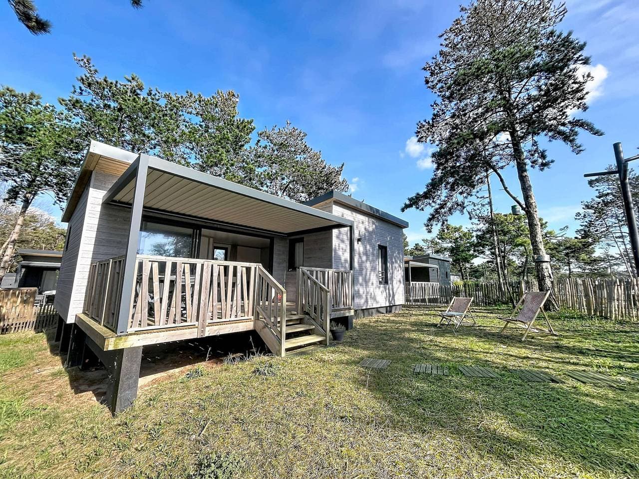 Exklusives Chalet mit Pool, nahe Strand und Geschäften, 6 Schlafplätze, WIFI inklusive 1
