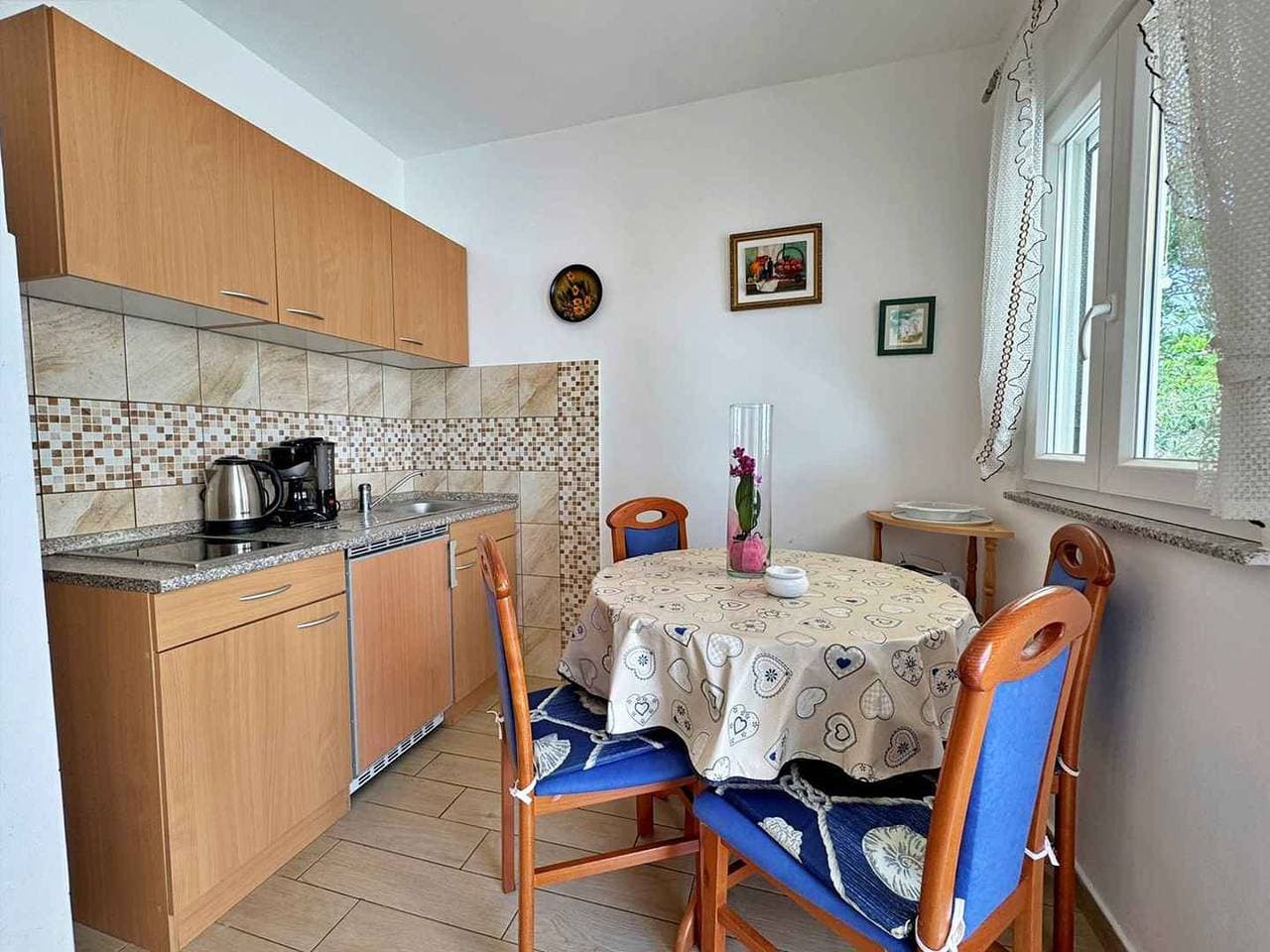Foto 9 von 27: Ferienwohnung mit Klimaanlage und Balkon