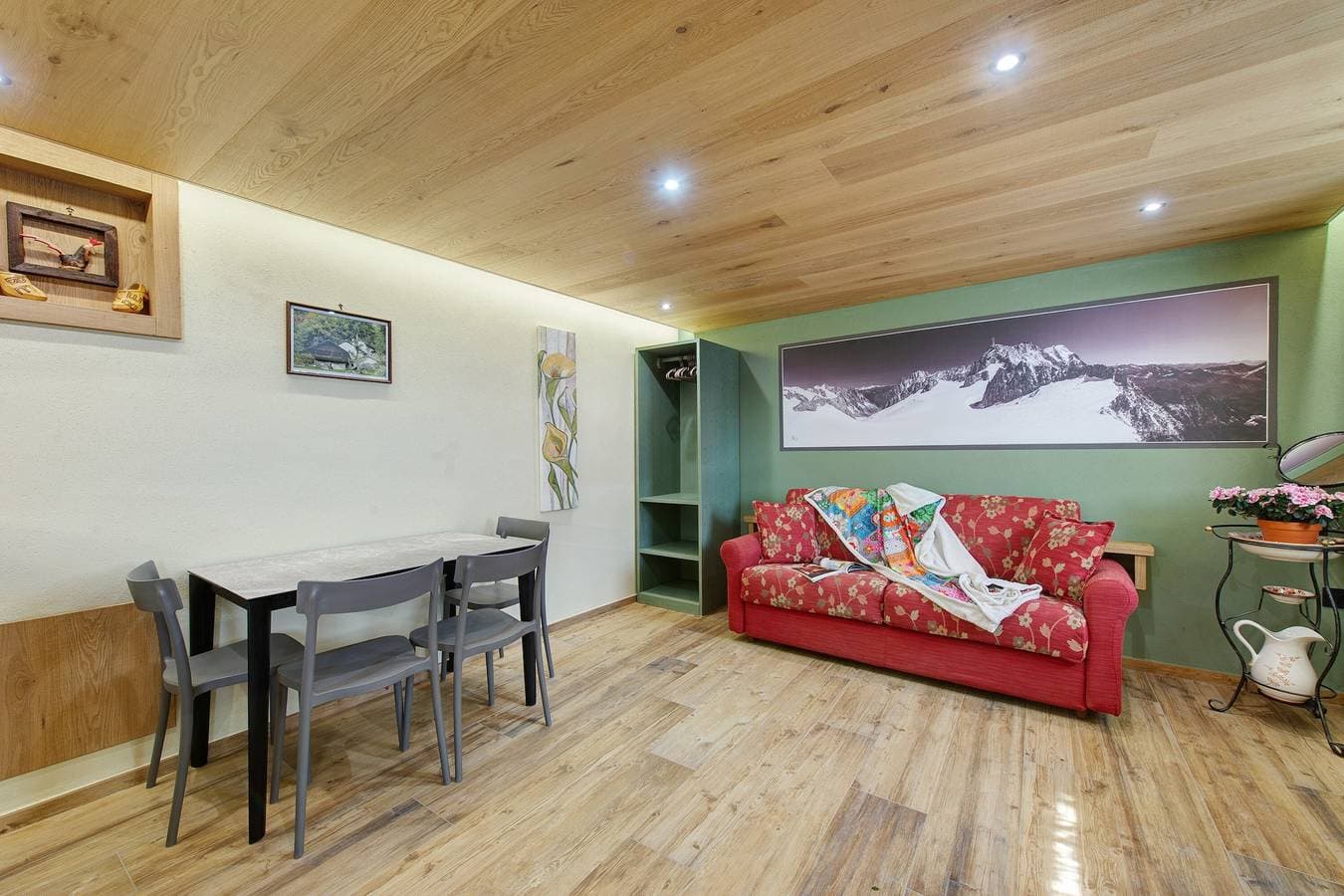 Foto 4 von 27: Monolokal 'Mes Anges Perloz' mit Bergblick, privater Terrasse und WLAN