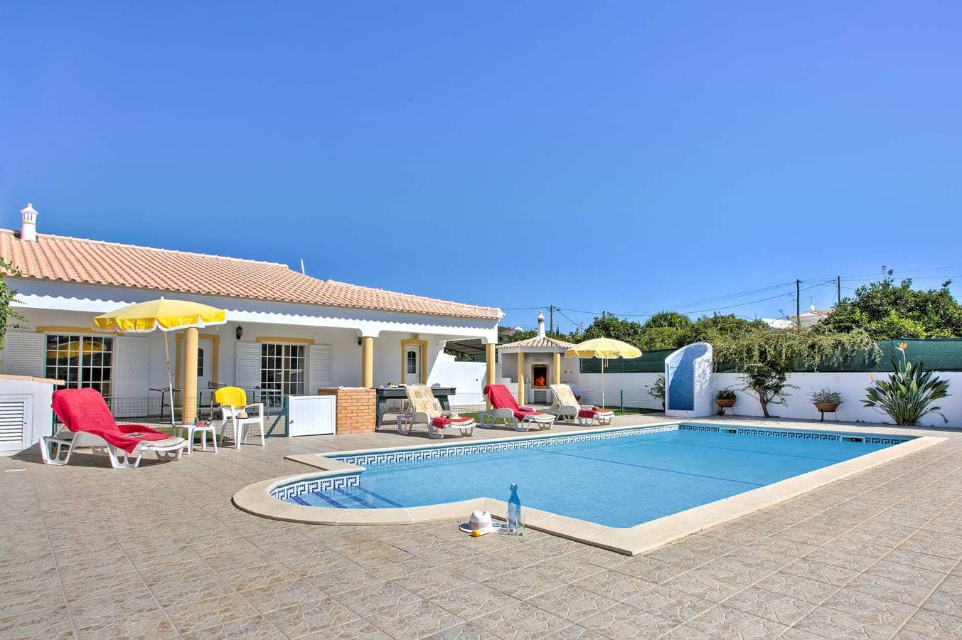 Foto 4 von 30: Villa für 4 Personen mit Garten
