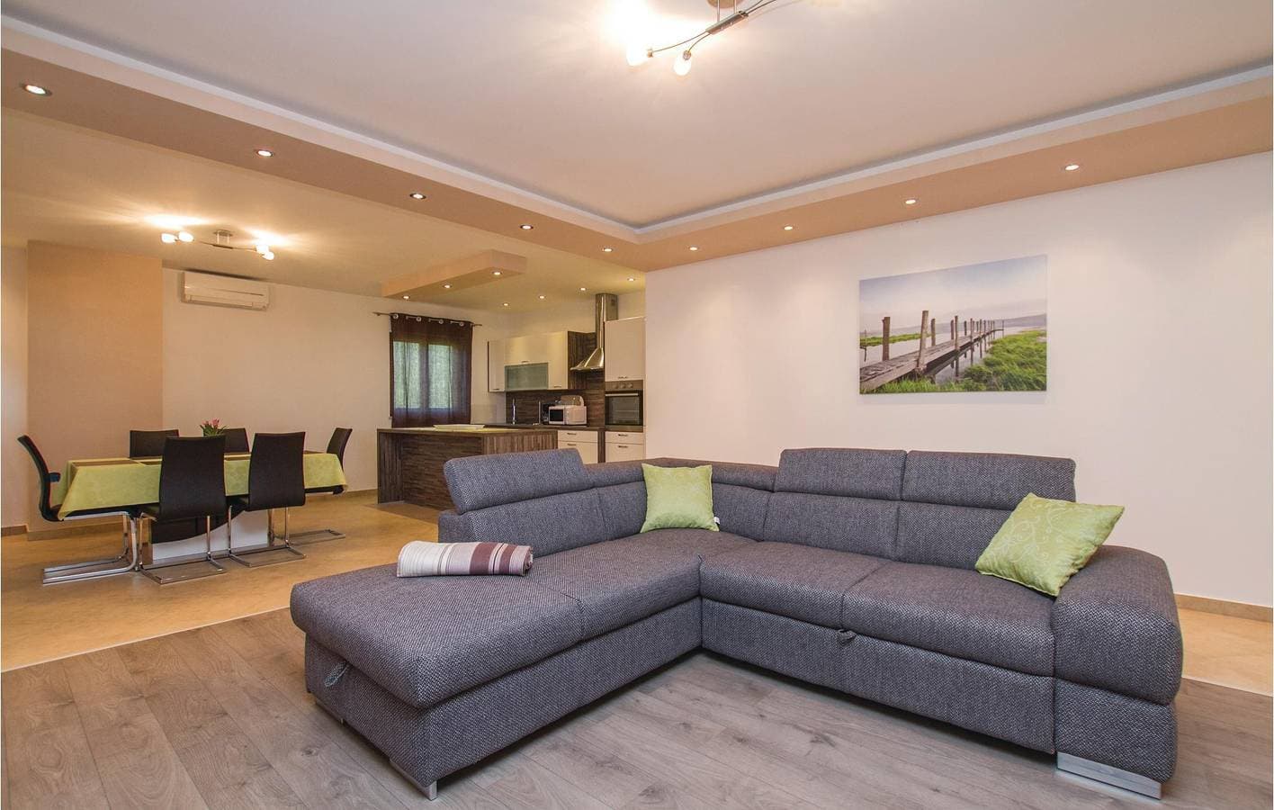 Foto 11 von 41: Nur 1 km vom Strand entfernt: Gemütliche Ferienwohnung mit Pool, WLAN und Terrasse
