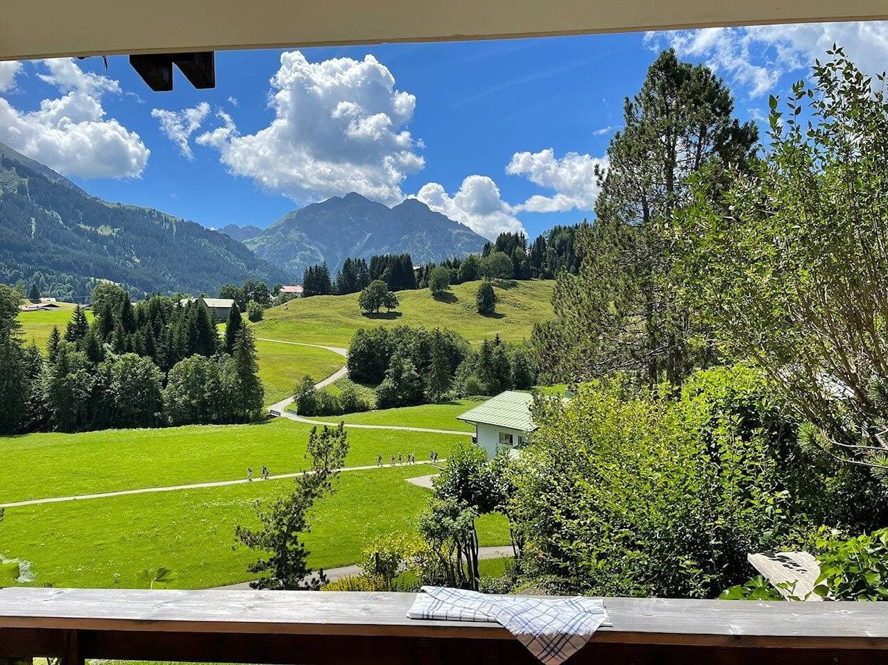 Foto 6 von 22: Ferienwohnung Fewo 2 am Auweg mit Bergblick, Gemeinschaftsgarten und WLAN