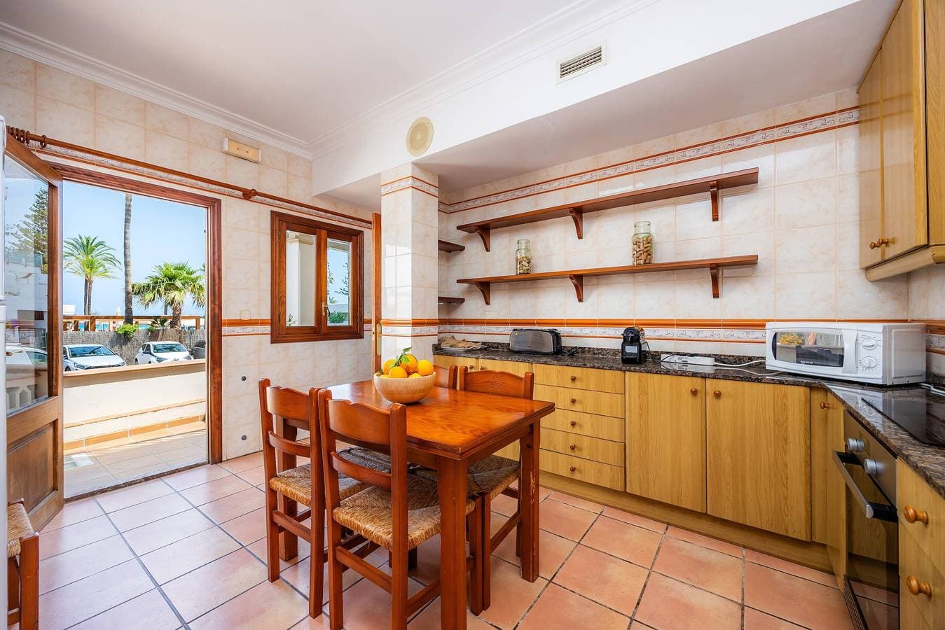 Foto 10 von 33: Strandnahe Ferienwohnung Dofí mit Terrasse und Meerblick