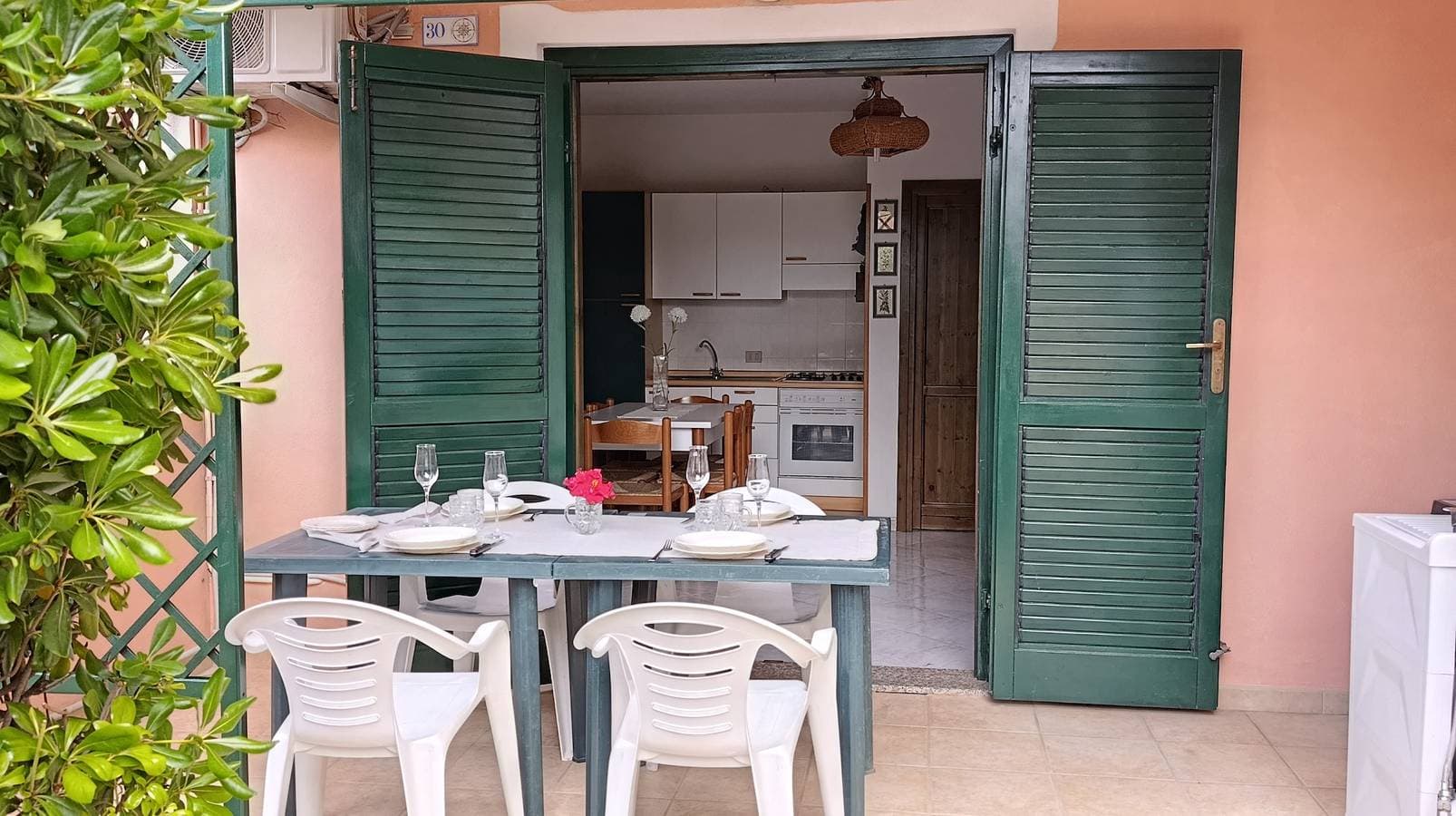 Foto 4 von 29: Onda Blu | Veranda & BBQ - Agrustos Budoni