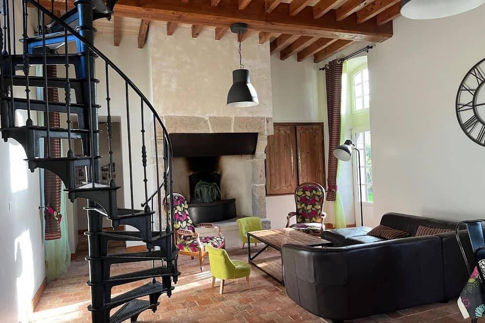 Foto 10 von 23: Les Ecuries: Cotentin Haus mit Pool, Billard, Kamin, 5 Schlafzimmern