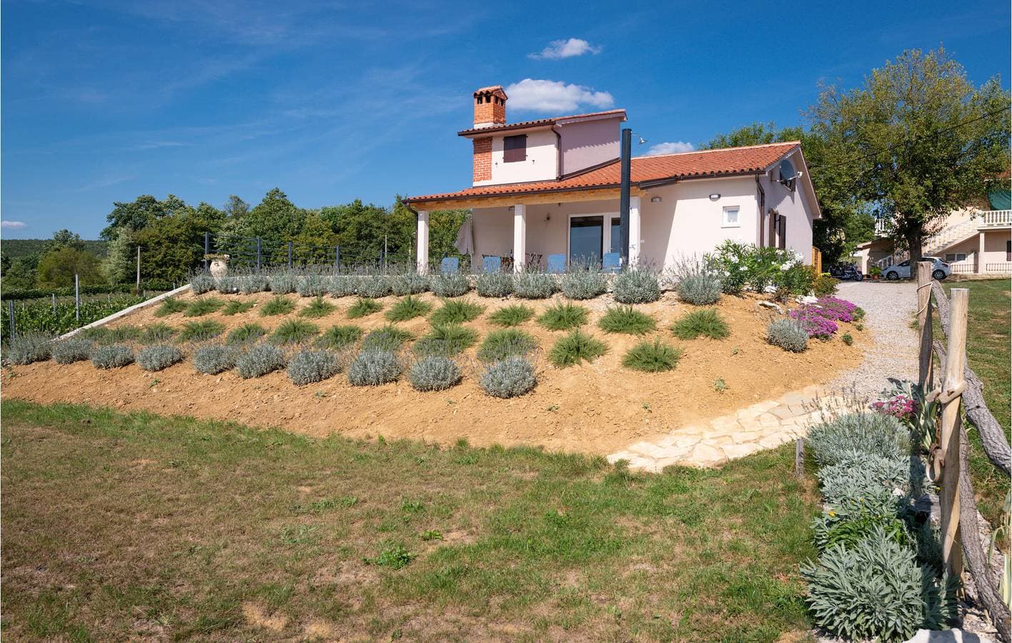 Charmante Ferienwohnung mit Pool und Terrasse, 2,5 km vom Fluss Raša entfernt 1
