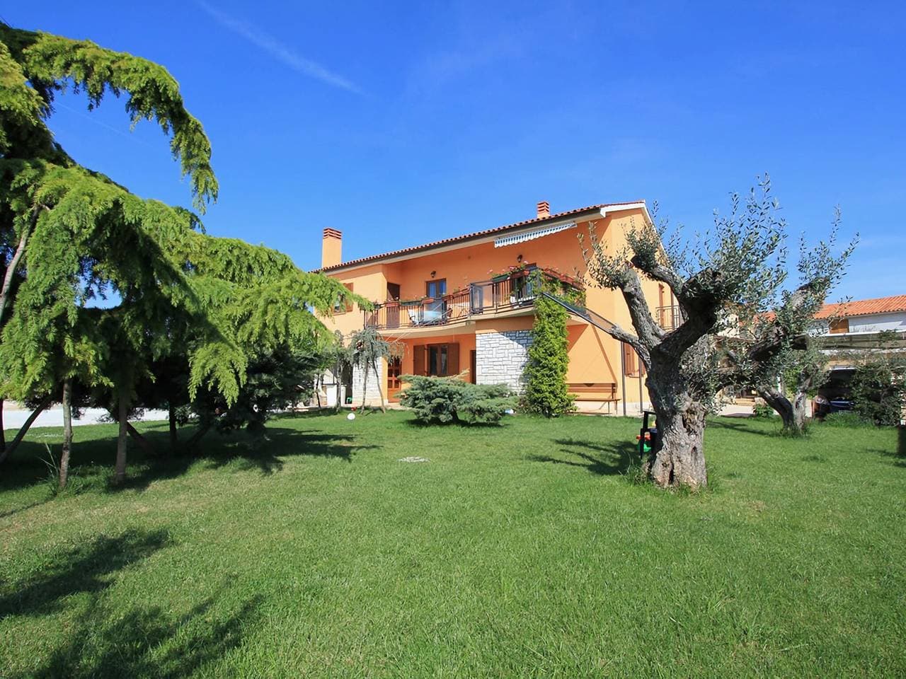 Foto 5 von 20: Wohnung in Fažana mit Garten und Terrasse