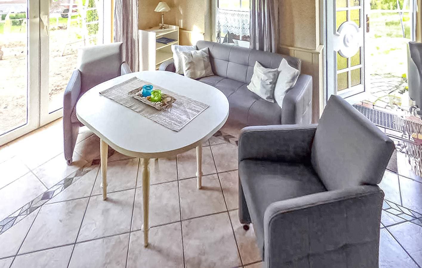 Foto 5 von 12: Modernes Strandapartment mit Parkplatz und Terrasse