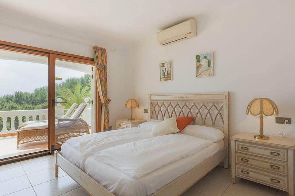 Foto 4 von 24: Top Ferienhaus mit Pool direkt 1. Linie am Strand - einzigartig auf Ibiza