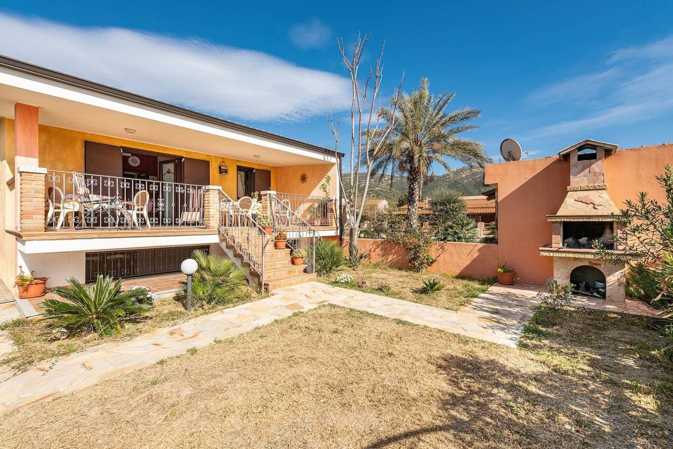 Foto 2 von 26: Ferienhaus 'Villetta Bacio Del Sole' mit Bergblick, privater Terrasse und eigenem Garten